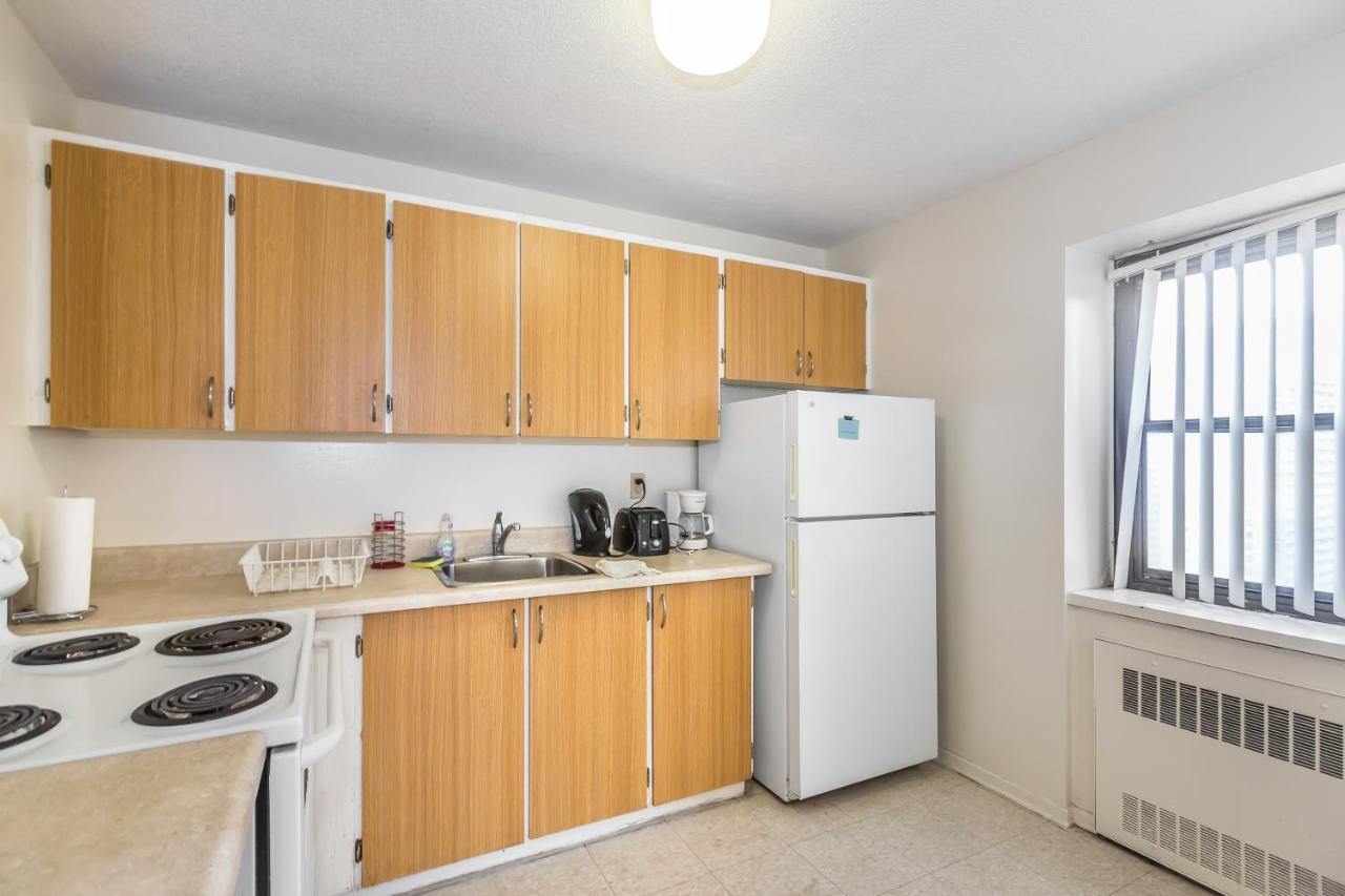 Appartamento Toronto Furnished Living-Gerard Esterno foto