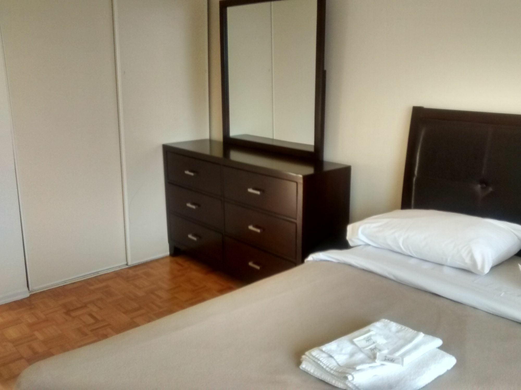 Appartamento Toronto Furnished Living-Gerard Esterno foto