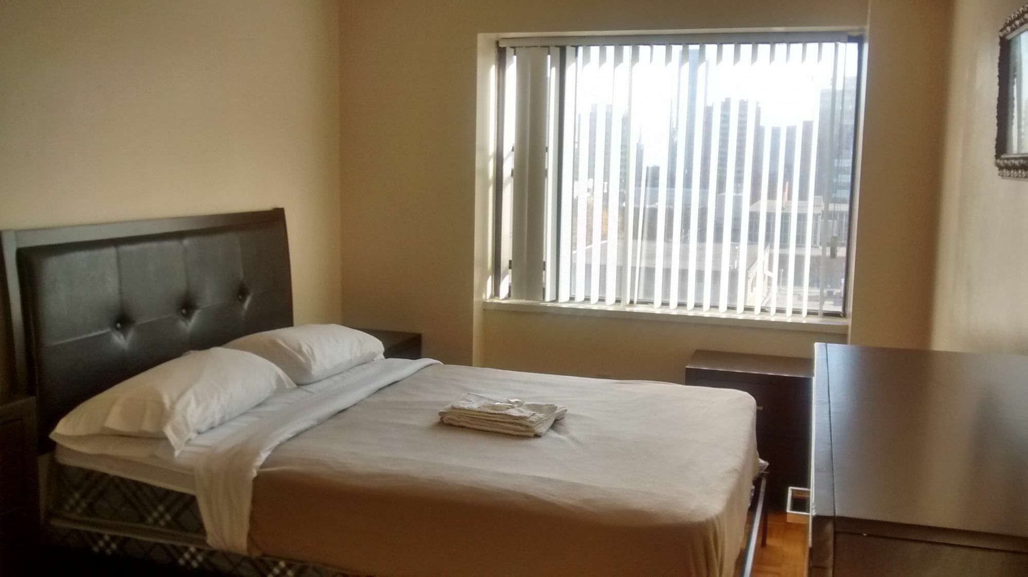 Appartamento Toronto Furnished Living-Gerard Esterno foto